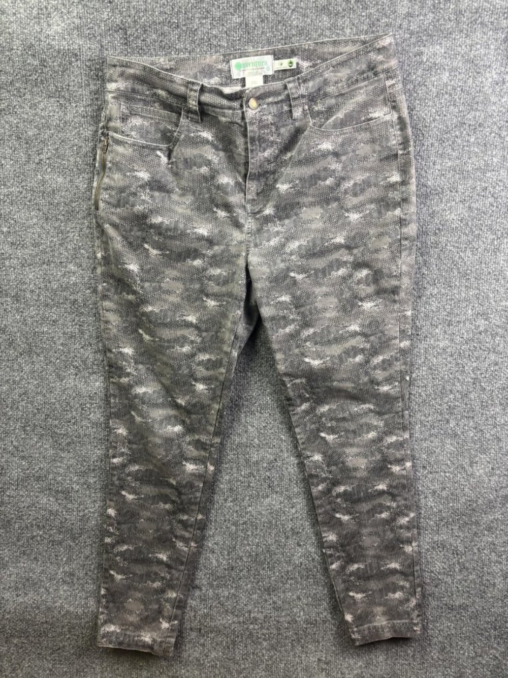Aventura Skinny Jeans Womens 10 Gray Camo Print Mid Rise Stretch Denim 32x29